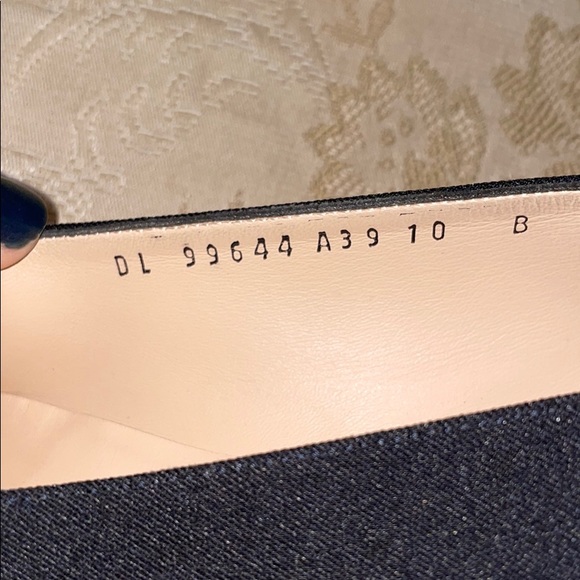 Salvatore Ferragamo Logo Block Fabric Heels 10 - Picture 9 of 9